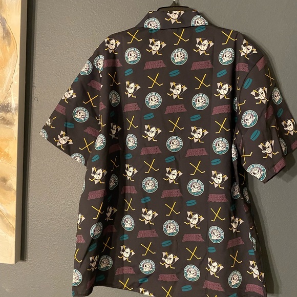 Anaheim Ducks XL button up short sleeve collared shirt. Limited edition - Picture 2 of 6